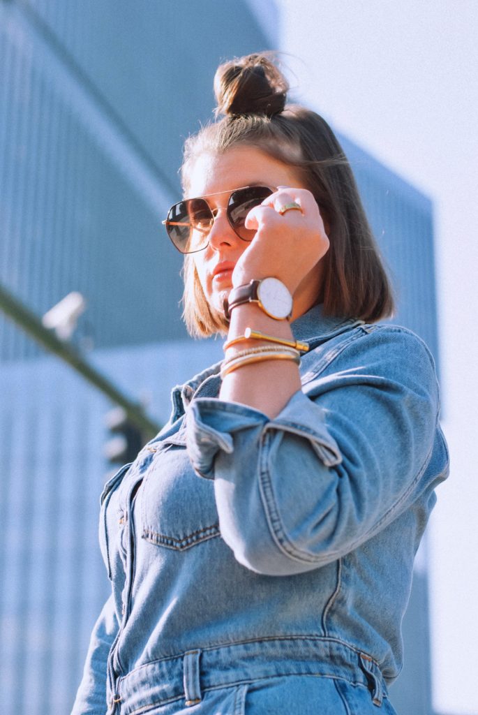 CASUAL CHIC OUTFIT FOR FALL: DENIM BOILERSUIT + HOW TO TAILOR YOUR DENIM: http://www.juliamarieb.com/2019/08/13/why-you-should-have-a-tailor-on-speed-dial-|-fall-outfit:-denim-boilersuit/ @julia.marie.b