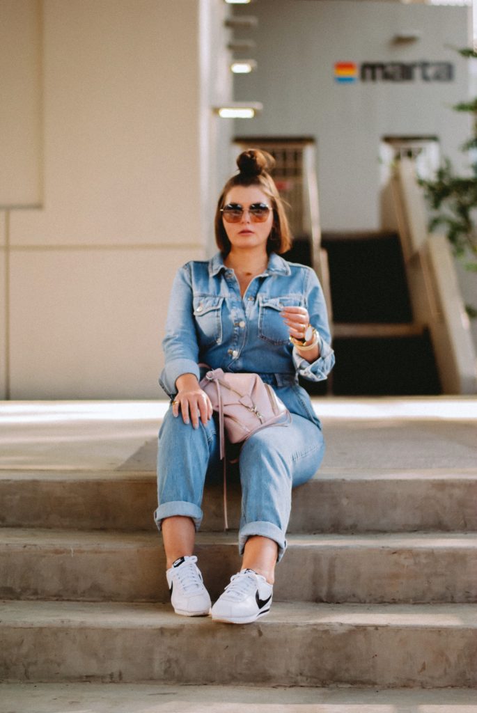 CASUAL CHIC OUTFIT FOR FALL: DENIM BOILERSUIT + HOW TO TAILOR YOUR DENIM: http://www.juliamarieb.com/2019/08/13/why-you-should-have-a-tailor-on-speed-dial-|-fall-outfit:-denim-boilersuit/ @julia.marie.b