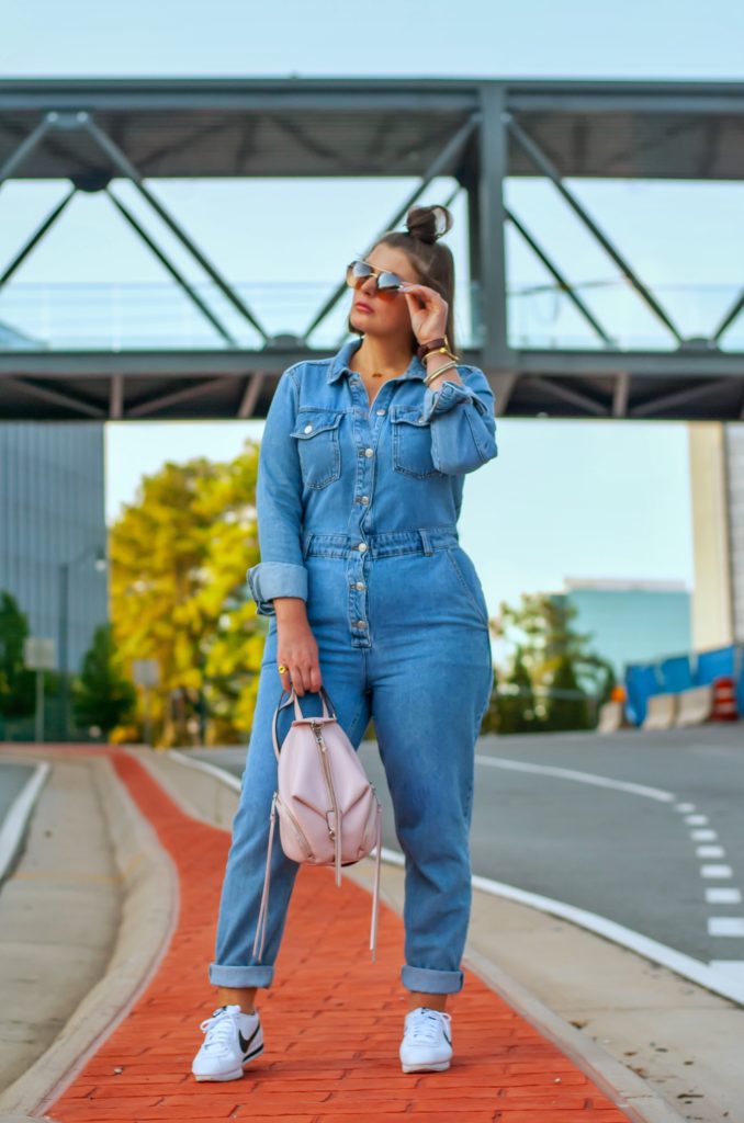 CASUAL CHIC OUTFIT FOR FALL: DENIM BOILERSUIT + HOW TO TAILOR YOUR DENIM: http://www.juliamarieb.com/2019/08/13/why-you-should-have-a-tailor-on-speed-dial-|-fall-outfit:-denim-boilersuit/ @julia.marie.b