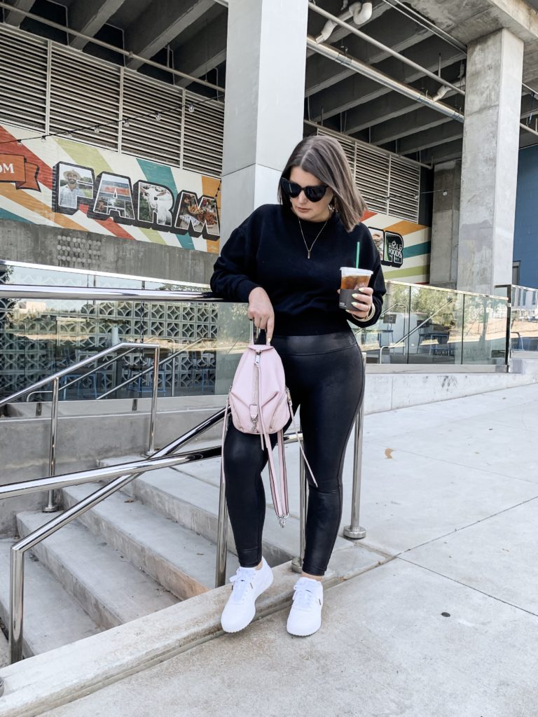 FALL OUTFIT: SPANX LEATHER LEGGINGS + PUMA CALI SNEAKERS DETAILS: http://www.juliamarieb.com/2019/09/17/hot-girl-fall-outfit:-spanx-leather-leggings/ @julia.marie.b