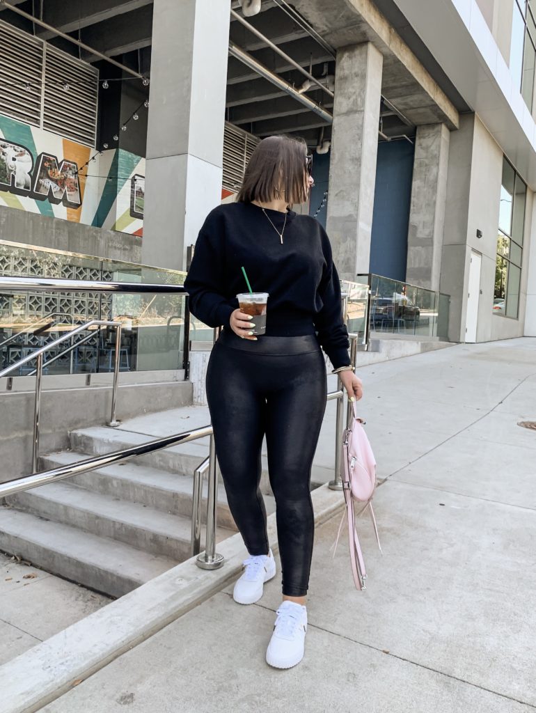 FALL OUTFIT: SPANX LEATHER LEGGINGS + PUMA CALI SNEAKERS DETAILS: http://www.juliamarieb.com/2019/09/17/hot-girl-fall-outfit:-spanx-leather-leggings/ @julia.marie.b