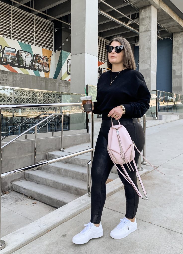 FALL OUTFIT: SPANX LEATHER LEGGINGS + PUMA CALI SNEAKERS DETAILS: http://www.juliamarieb.com/2019/09/17/hot-girl-fall-outfit:-spanx-leather-leggings/ @julia.marie.b