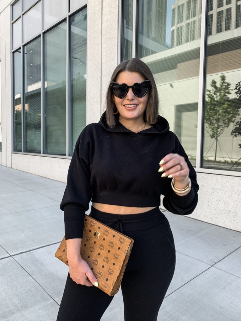 FALL OUTFIT: ZARA KNIT JOGGER SET | DETAILS HERE: http://www.juliamarieb.com/2019/09/10/fall-outfit:-zara-knit-jogger-set/ @julia.marie.b