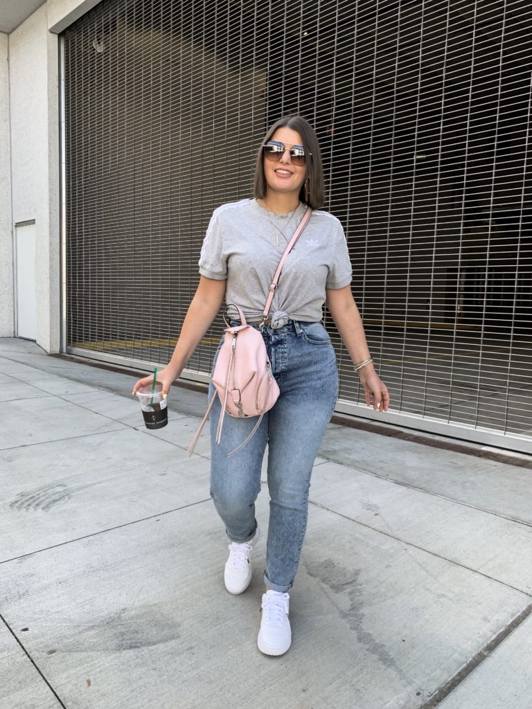 CASUAL OUTFIT: ADIDAS ORIGINALS T-SHIRT + MOM JEANS DETAILS HERE: http://www.juliamarieb.com/2019/09/17/casual-outfit:-adidas-t-&-mom-jeans/ @julia.marie.b