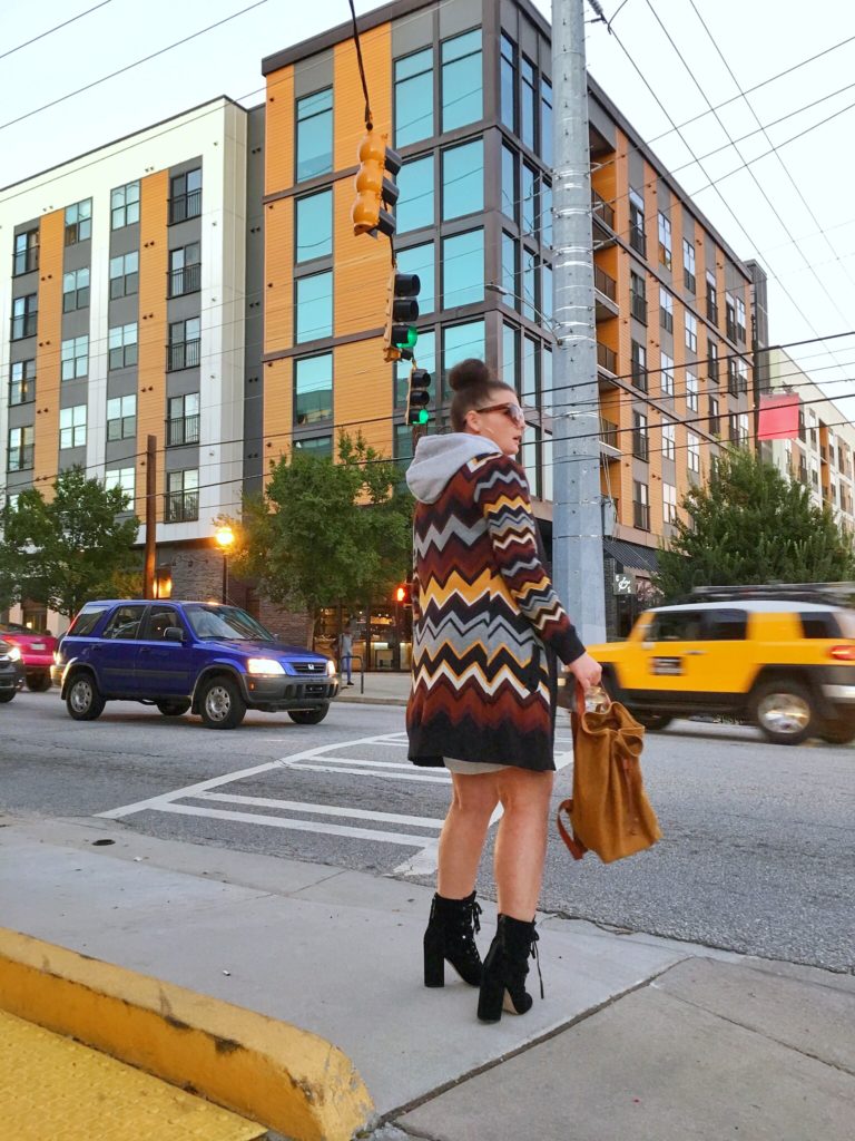 5 WAYS TO WEAR A SWEATSHIRT DRESS FOR FALL | SEE ALL 5 LOOKS HERE: http://www.juliamarieb.com/2019/09/19/5-ways-to-wear-a-sweatshirt-dress-for-fall-|-the-rule-of-5/ @julia.marie.b