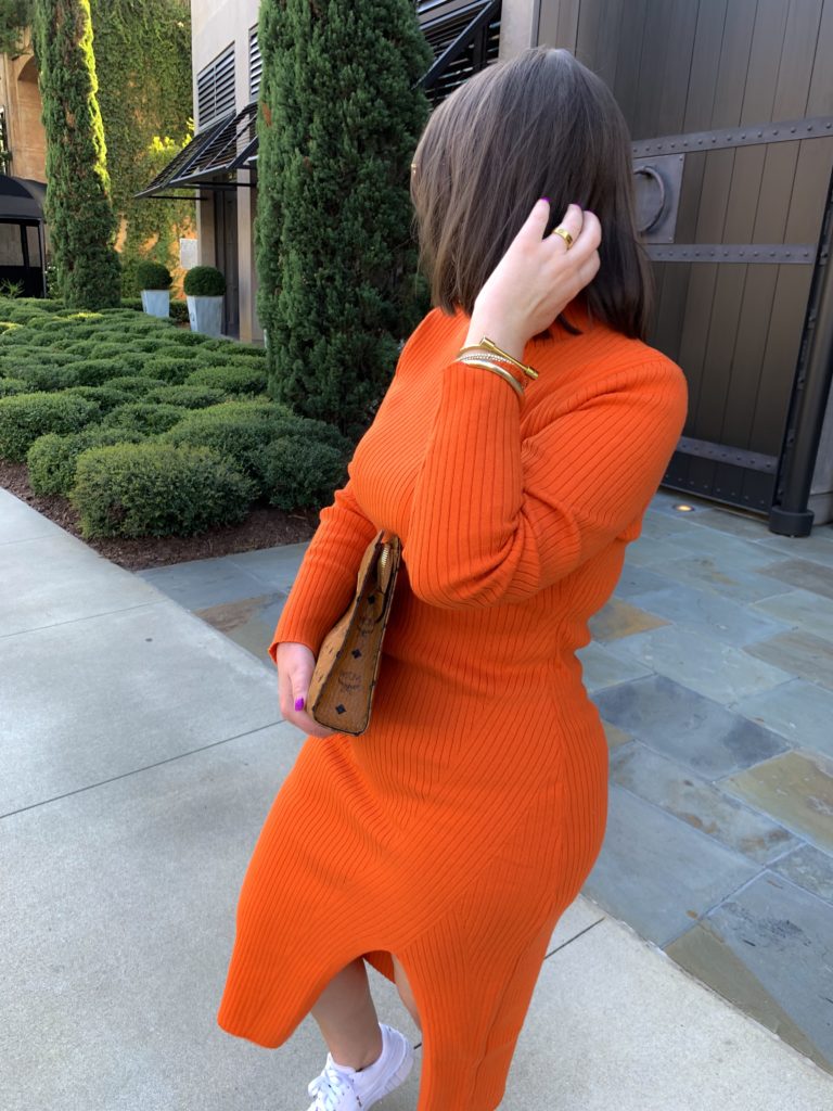 FALL OUTFIT: RED RIBBED BODYCON DRESS | DETAILS: http://www.juliamarieb.com/2019/10/08/fall-outfit:-red-ribbed-body-con-midi-dress/ @julia.marie.b