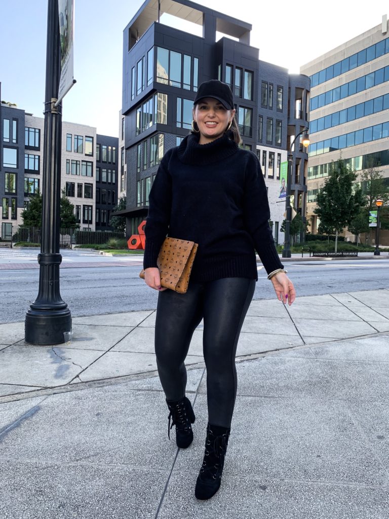 FALL OUTFIT: ALL BLACK http://www.juliamarieb.com/2019/10/15/fall-outfit:-black-sweater-+-black-leather-leggings/ @julia.marie.b