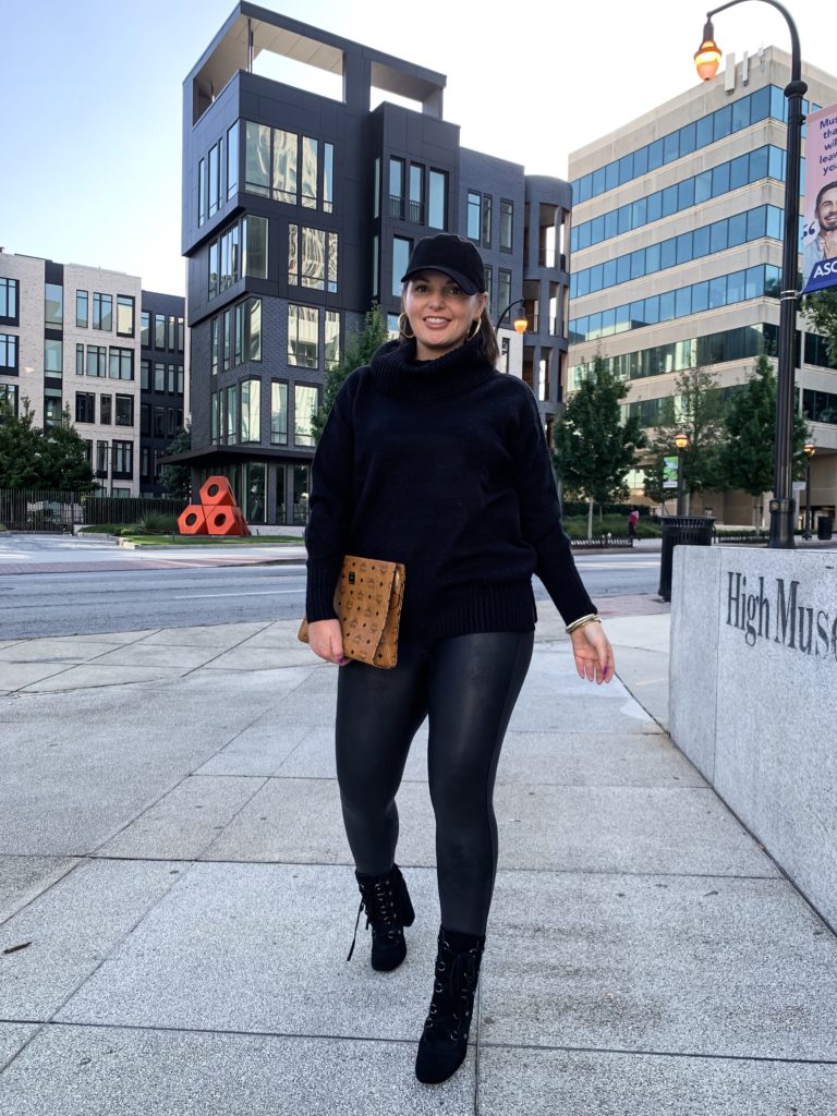 FALL OUTFIT: ALL BLACK http://www.juliamarieb.com/2019/10/15/fall-outfit:-black-sweater-+-black-leather-leggings/ @julia.marie.b