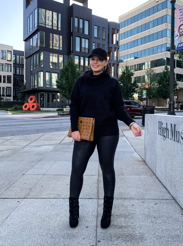 FALL OUTFIT: ALL BLACK http://www.juliamarieb.com/2019/10/15/fall-outfit:-black-sweater-+-black-leather-leggings/ @julia.marie.b