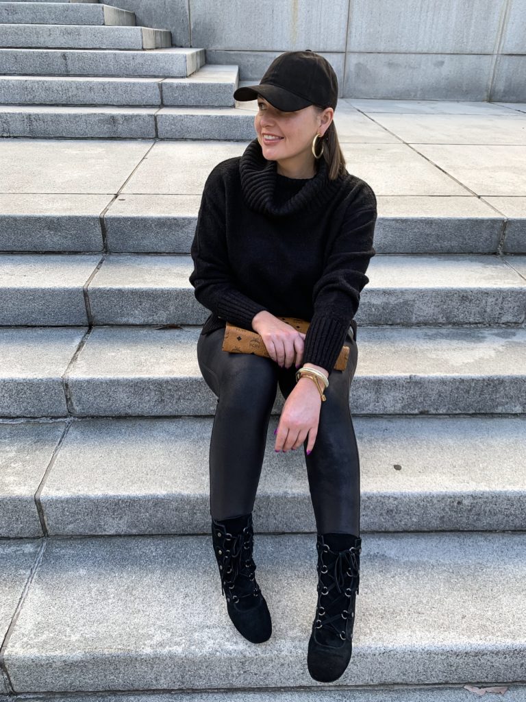 FALL OUTFIT: ALL BLACK http://www.juliamarieb.com/2019/10/15/fall-outfit:-black-sweater-+-black-leather-leggings/ @julia.marie.b