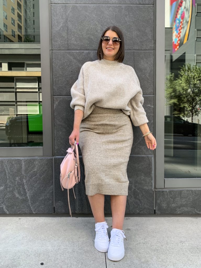 FALL OUTFIT: SWEATER SKIRT SET details here: http://www.juliamarieb.com/2019/10/01/sweater-skirt-set/ @julia.marie.b