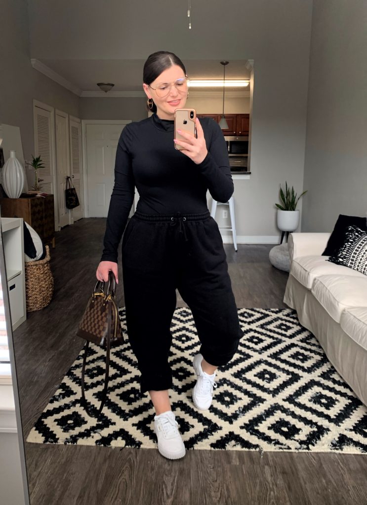 5 WAYS TO STYLE LOUIS VUITTON ALMA BB: SEE ALL 5 HERE: http://www.juliamarieb.com/2019/10/24/5-ways-to-style-louis-vuitton-alma-bb:-the-rule-of-5/ @julia.marie.b