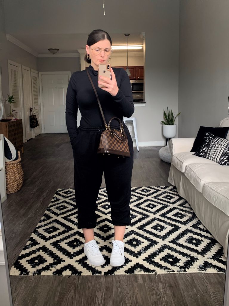 5 WAYS TO STYLE LOUIS VUITTON ALMA BB: SEE ALL 5 HERE: http://www.juliamarieb.com/2019/10/24/5-ways-to-style-louis-vuitton-alma-bb:-the-rule-of-5/ @julia.marie.b