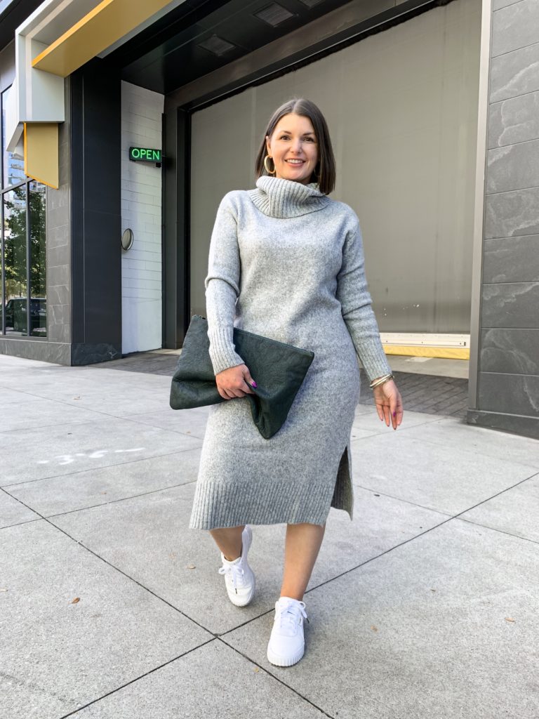 5 WAYS TO WEAR WHITE DAD SNEAKERS FOR FALL. SEE ALL 5 LOOKS HERE: http://www.juliamarieb.com/2019/11/07/rule-of-5:-cali-pumas/ @julia.marie.b