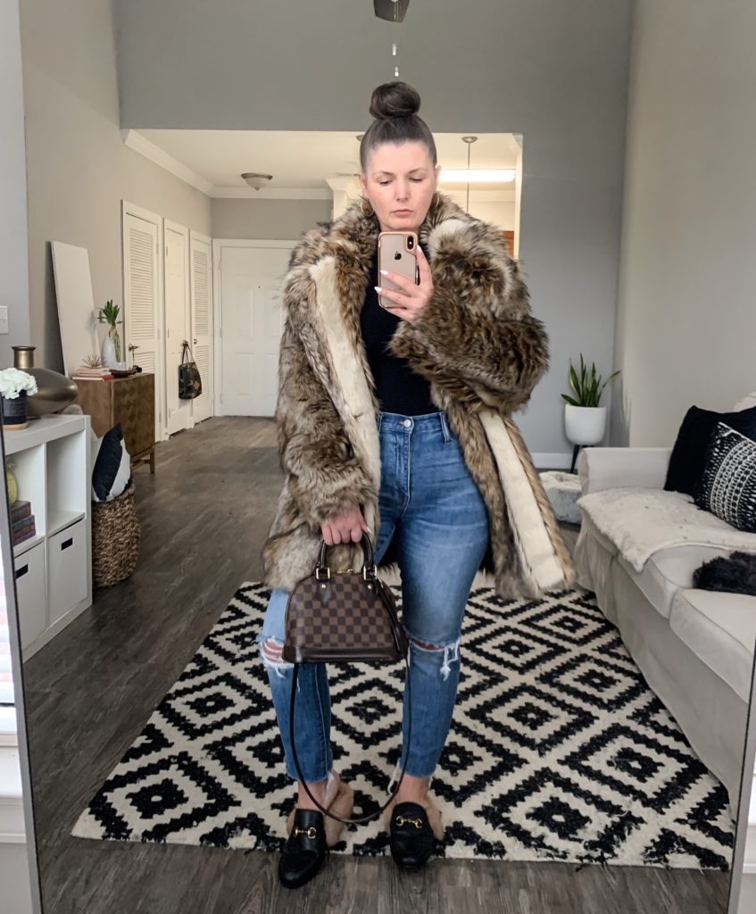 5 WAYS TO WEAR GUCCI PRINCETOWN (dupes) LOAFERS: http://www.juliamarieb.com/2019/11/14/5-ways-to-wear-fur-loafers-(gucci-dupes):-the-rule-of-5/ @julia.marie.b