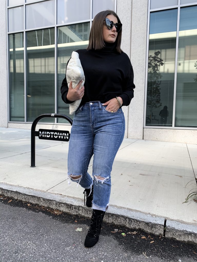 HOW TO MAKE YOUR BASIC PIECES STREET STYLE READY: http://www.juliamarieb.com/2019/11/26/how-to-make-your-basics-street-style-ready/ @julia.marie.b