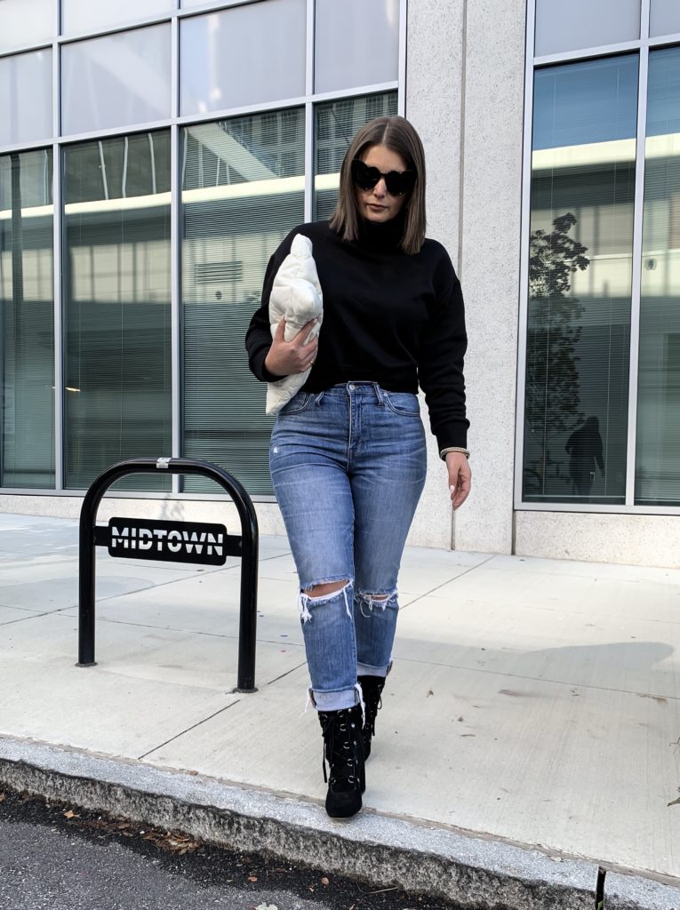 HOW TO MAKE YOUR BASIC PIECES STREET STYLE READY: http://www.juliamarieb.com/2019/11/26/how-to-make-your-basics-street-style-ready/ @julia.marie.b