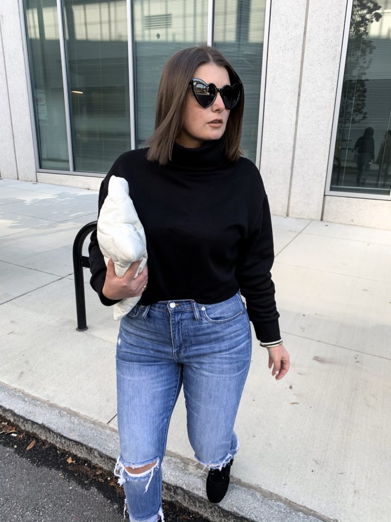 HOW TO MAKE YOUR BASIC PIECES STREET STYLE READY: http://www.juliamarieb.com/2019/11/26/how-to-make-your-basics-street-style-ready/ @julia.marie.b