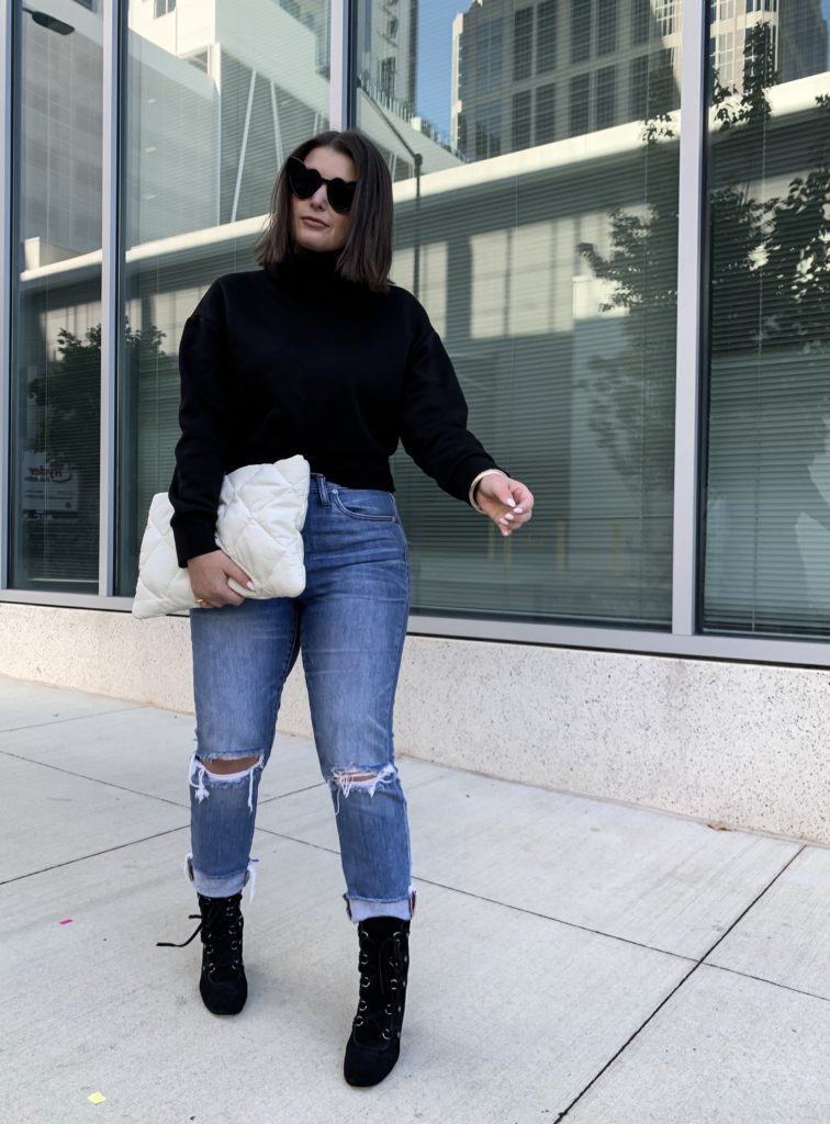 HOW TO MAKE YOUR BASIC PIECES STREET STYLE READY: http://www.juliamarieb.com/2019/11/26/how-to-make-your-basics-street-style-ready/ @julia.marie.b