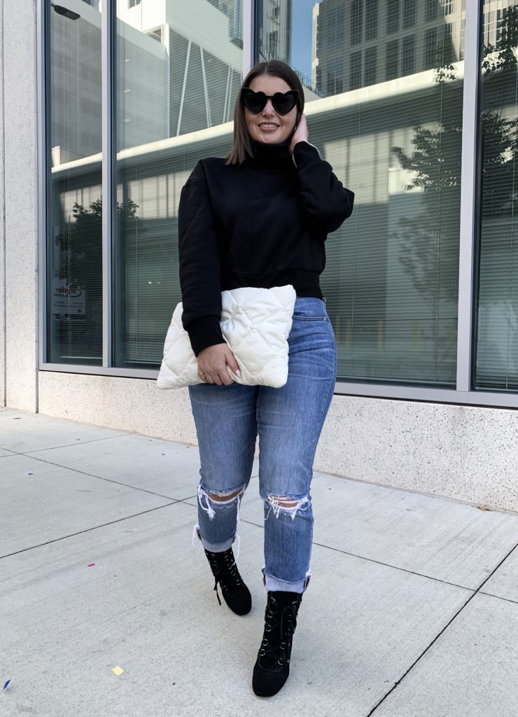 HOW TO MAKE YOUR BASIC PIECES STREET STYLE READY: http://www.juliamarieb.com/2019/11/26/how-to-make-your-basics-street-style-ready/ @julia.marie.b