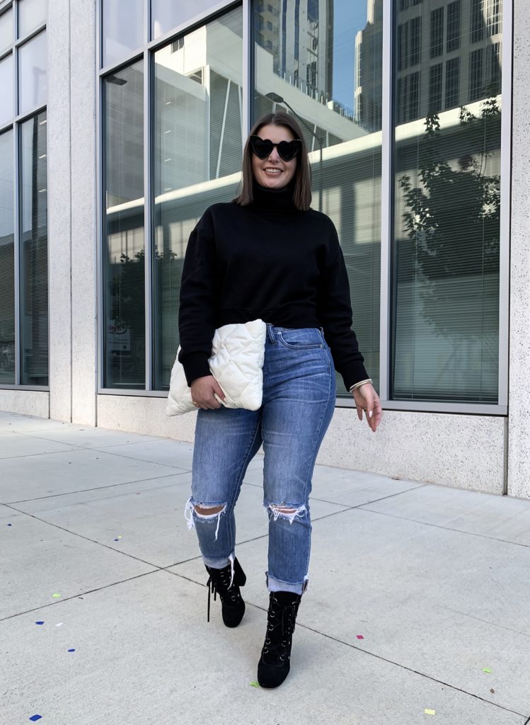 HOW TO MAKE YOUR BASIC PIECES STREET STYLE READY: http://www.juliamarieb.com/2019/11/26/how-to-make-your-basics-street-style-ready/ @julia.marie.b