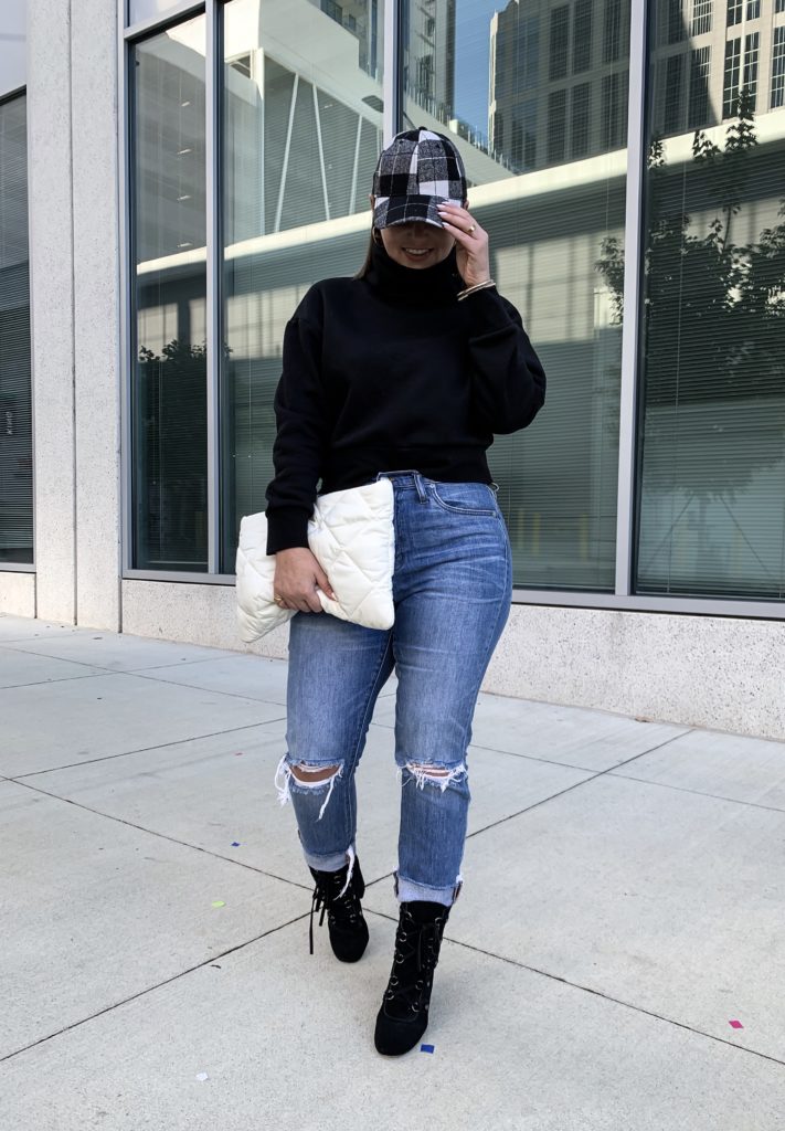 HOW TO MAKE YOUR BASIC PIECES STREET STYLE READY: http://www.juliamarieb.com/2019/11/26/how-to-make-your-basics-street-style-ready/ @julia.marie.b