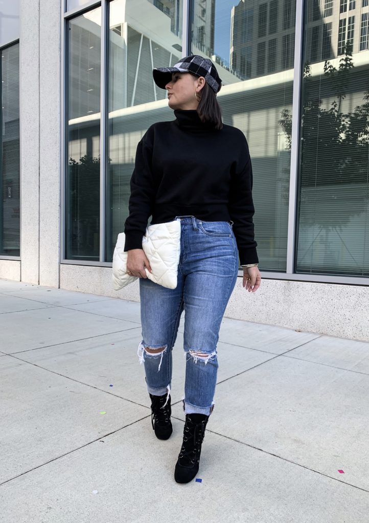 HOW TO MAKE YOUR BASIC PIECES STREET STYLE READY: http://www.juliamarieb.com/2019/11/26/how-to-make-your-basics-street-style-ready/ @julia.marie.b