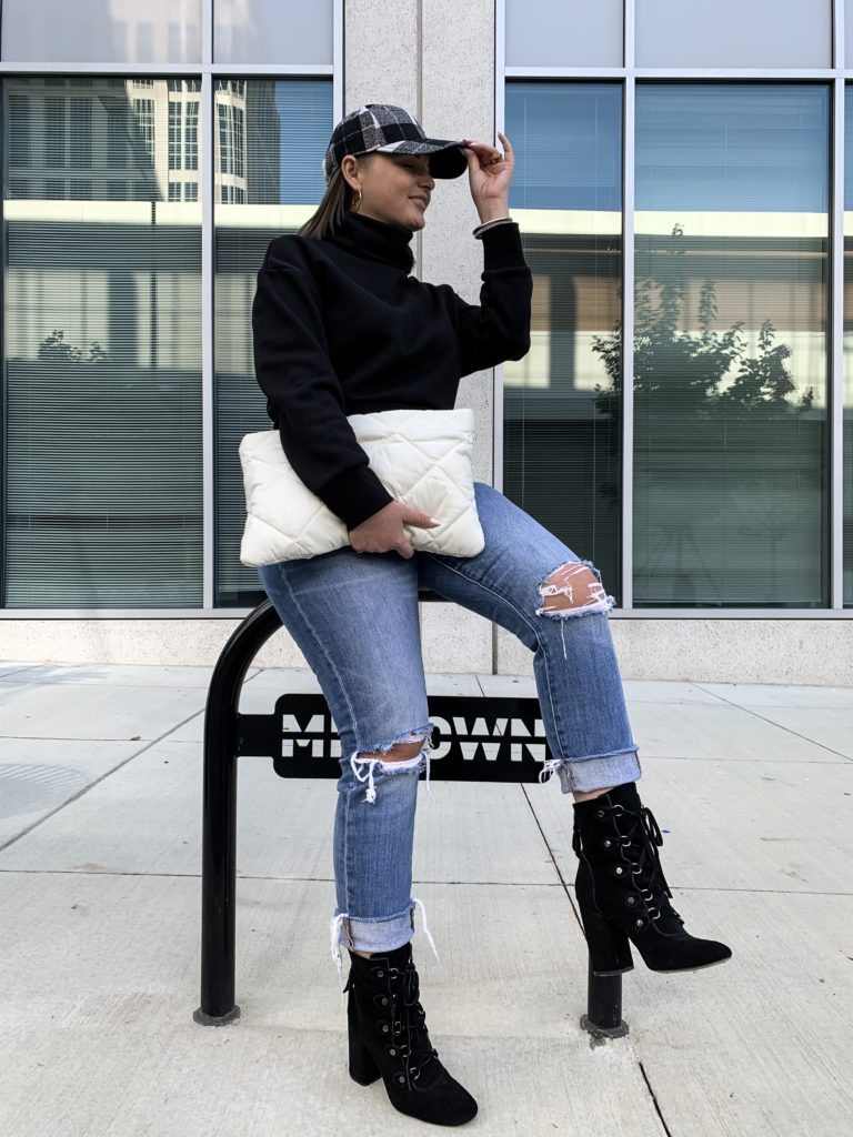 HOW TO MAKE YOUR BASIC PIECES STREET STYLE READY: http://www.juliamarieb.com/2019/11/26/how-to-make-your-basics-street-style-ready/ @julia.marie.b