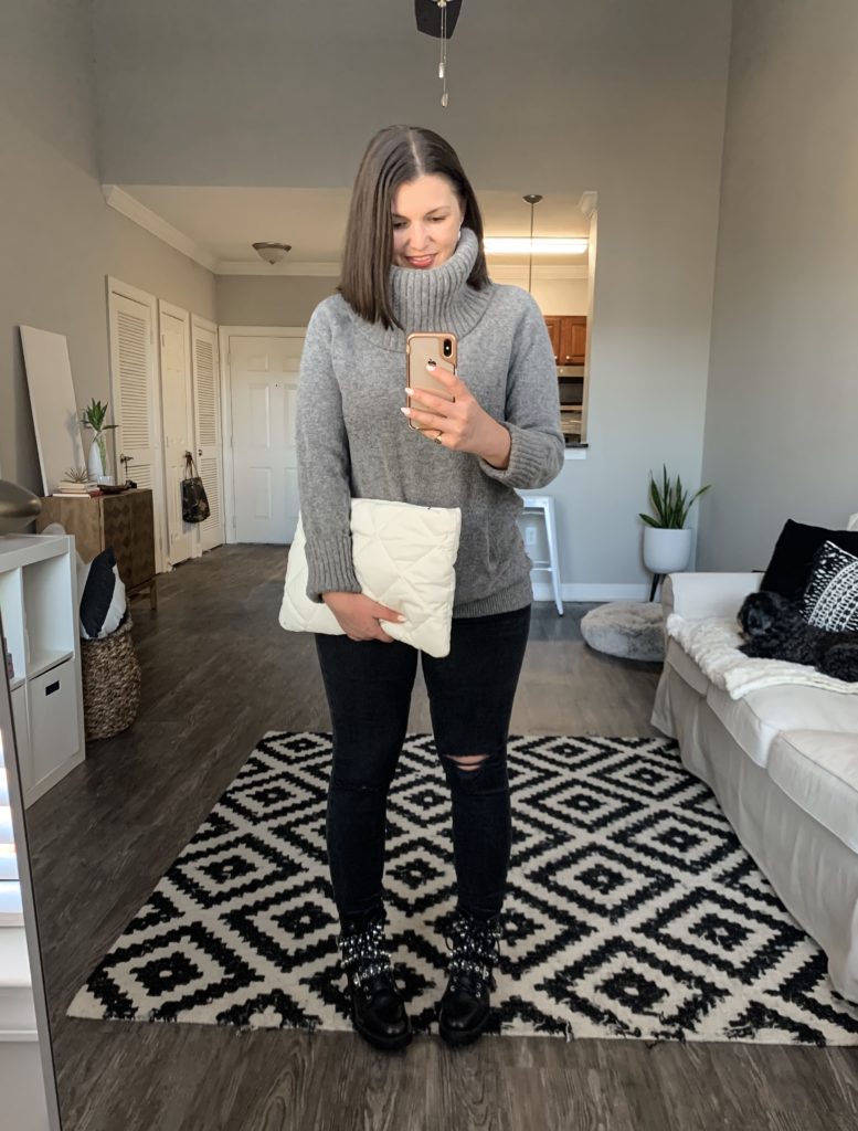 5 WAYS TO WEAR BLACK DENIM FOR FALL. SEE ALL 5 HERE: http://www.juliamarieb.com/2019/11/20/5-ways-to-style-black-denim-for-fall:-rule-of-5/ @julia.marie.b