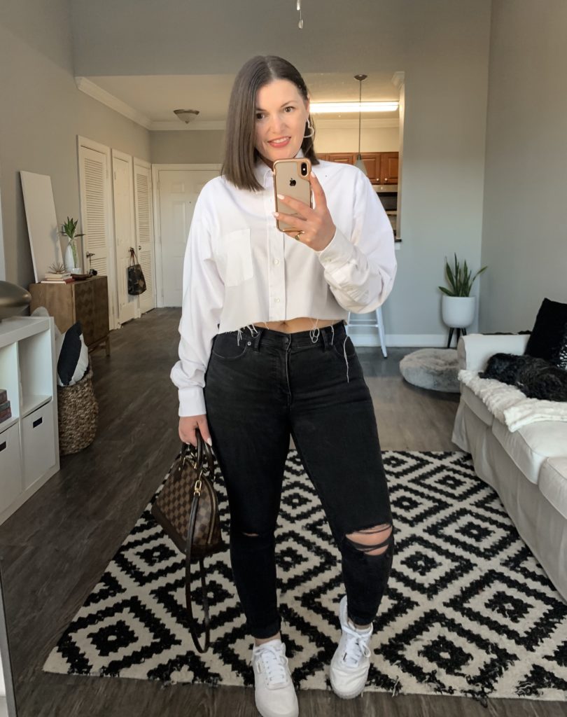 5 WAYS TO WEAR BLACK DENIM FOR FALL. SEE ALL 5 HERE: http://www.juliamarieb.com/2019/11/20/5-ways-to-style-black-denim-for-fall:-rule-of-5/ @julia.marie.b