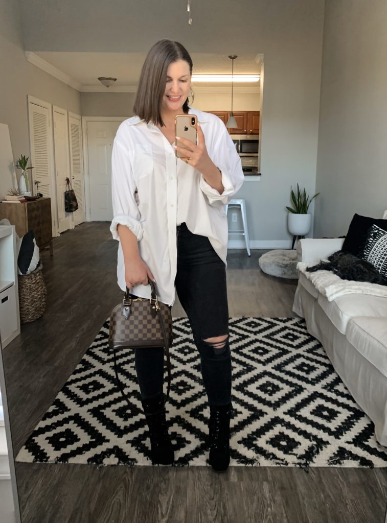 5 WAYS TO WEAR BLACK DENIM FOR FALL. SEE ALL 5 HERE: http://www.juliamarieb.com/2019/11/20/5-ways-to-style-black-denim-for-fall:-rule-of-5/ @julia.marie.b