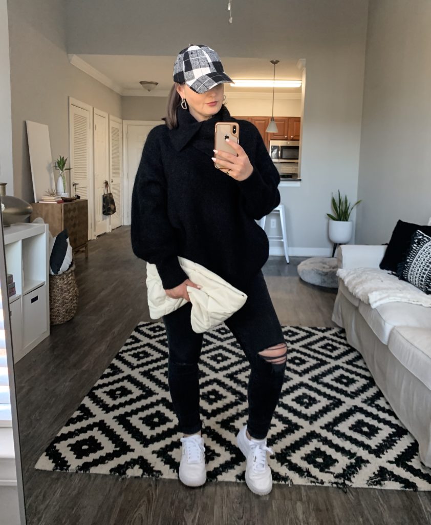 5 WAYS TO WEAR BLACK DENIM FOR FALL. SEE ALL 5 HERE: http://www.juliamarieb.com/2019/11/20/5-ways-to-style-black-denim-for-fall:-rule-of-5/ @julia.marie.b