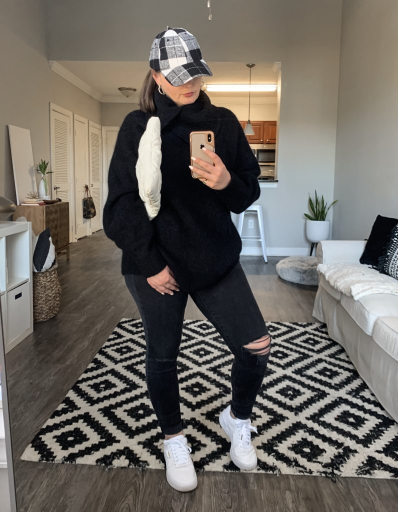 5 WAYS TO WEAR BLACK DENIM FOR FALL. SEE ALL 5 HERE: http://www.juliamarieb.com/2019/11/20/5-ways-to-style-black-denim-for-fall:-rule-of-5/ @julia.marie.b