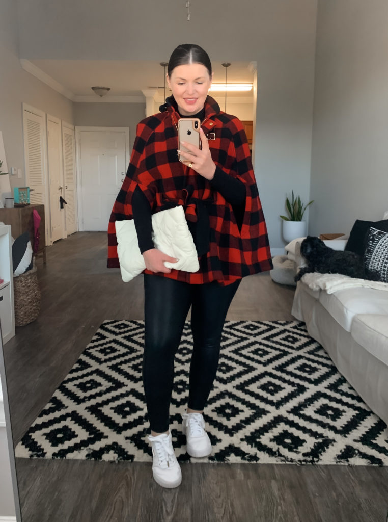 5 WAYS TO WEAR WHITE SNEAKERS FOR WINTER: http://www.juliamarieb.com/2019/12/18/5-ways-to-style-white-sneakers-for-winter:-the-rule-of-5/ | @julia.marie.b