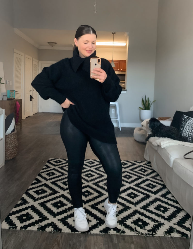 5 WAYS TO WEAR WHITE SNEAKERS FOR WINTER: http://www.juliamarieb.com/2019/12/18/5-ways-to-style-white-sneakers-for-winter:-the-rule-of-5/  |  @julia.marie.b