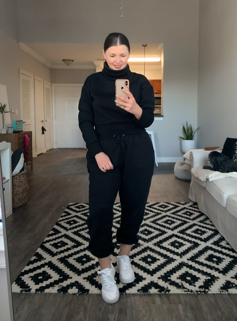 SWEATSUIT OUTFITS FOR FALL WINTER | SEE ALL 6 LOOKS HERE: http://www.juliamarieb.com/2019/12/22/sweatsuit-collection:-f-w-2019/ | @julia.marie.b