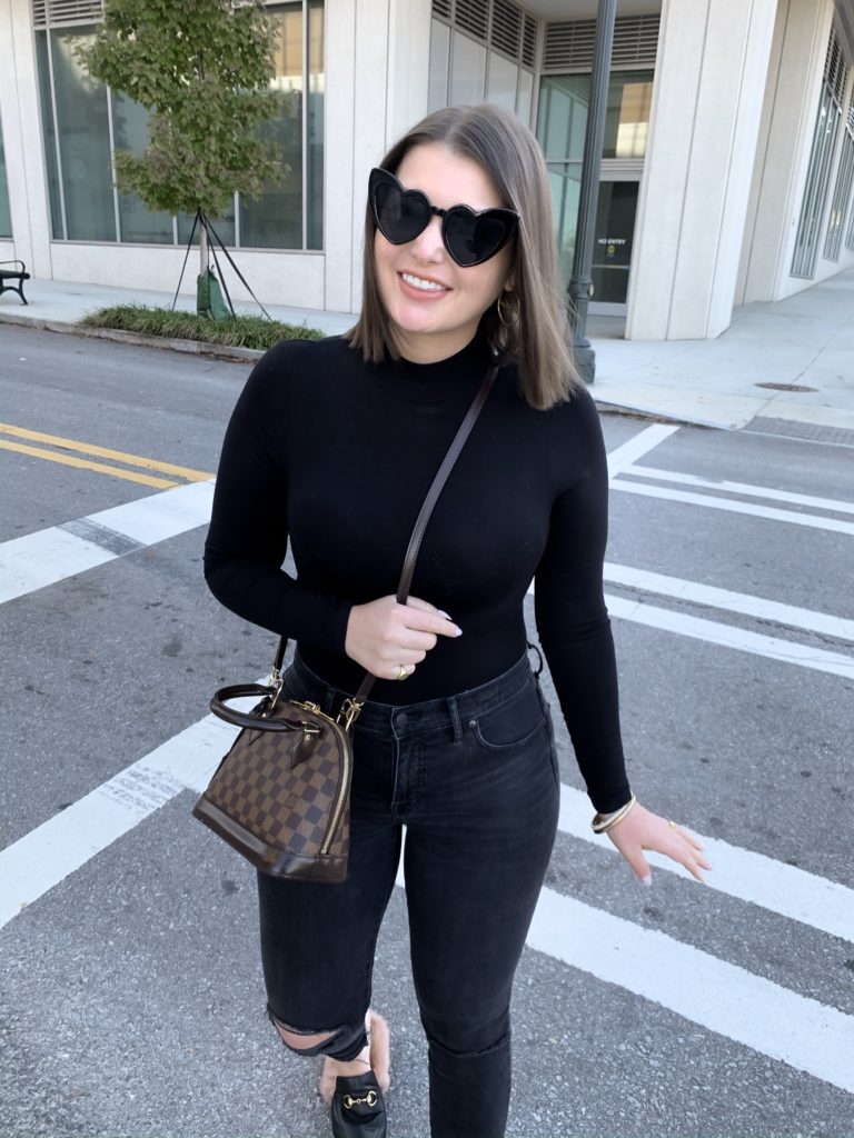 FALL TREND: BLACK MOCK TURTLENECK + MADEWELL JEANS: http://www.juliamarieb.com/2019/12/17/fall-outfit:-mock-neck-bodysuit-+-denim/ @julia.marie.b