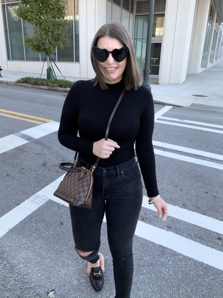 FALL TREND: BLACK MOCK TURTLENECK + MADEWELL JEANS: http://www.juliamarieb.com/2019/12/17/fall-outfit:-mock-neck-bodysuit-+-denim/ @julia.marie.b