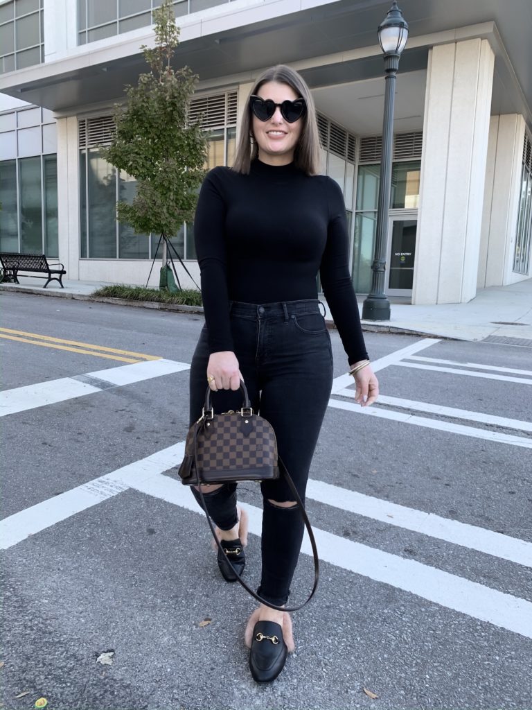 FALL TREND: BLACK MOCK TURTLENECK + MADEWELL JEANS: http://www.juliamarieb.com/2019/12/17/fall-outfit:-mock-neck-bodysuit-+-denim/ @julia.marie.b