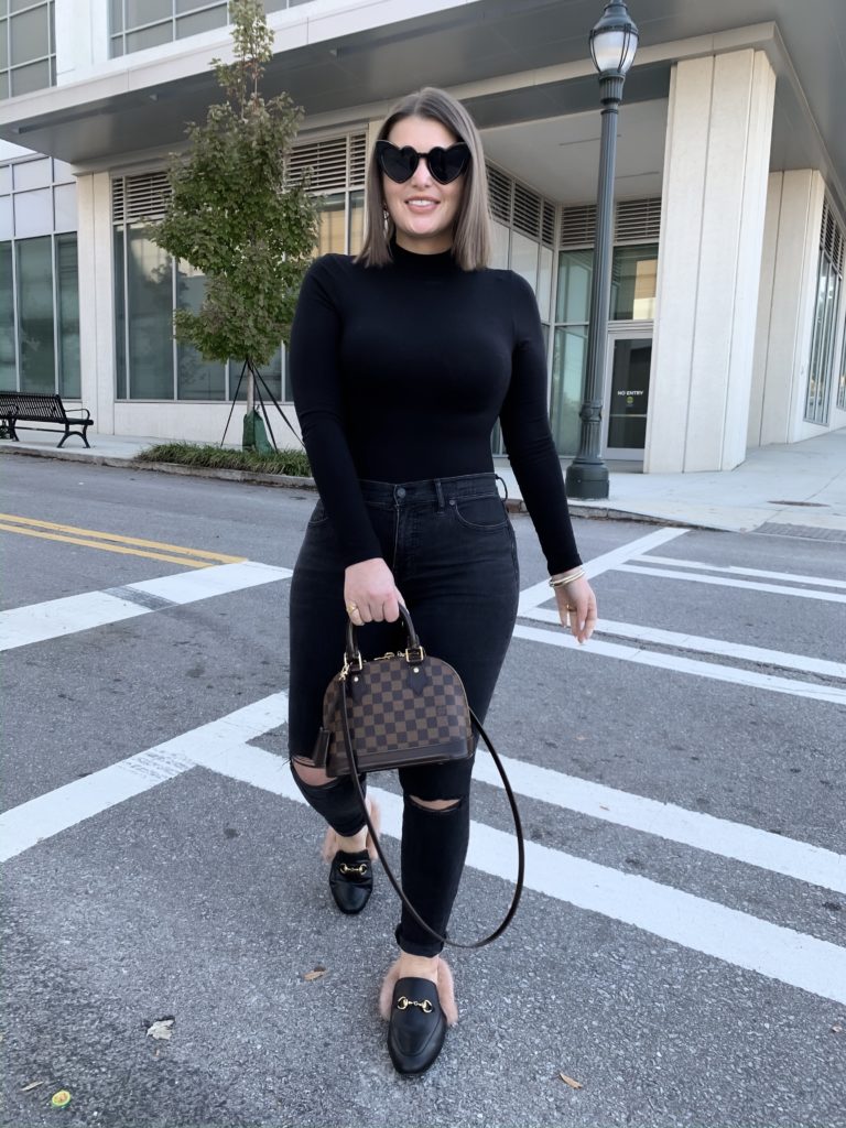 FALL TREND: BLACK MOCK TURTLENECK + MADEWELL JEANS: http://www.juliamarieb.com/2019/12/17/fall-outfit:-mock-neck-bodysuit-+-denim/ @julia.marie.b