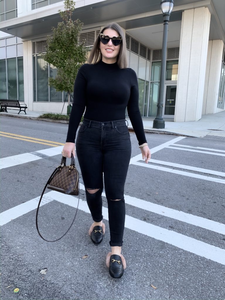 ALL BLACK WINTER OUTFIT: MOCK TURTLENECK + THE BEST BLACK JEANS FROM  MADEWELL