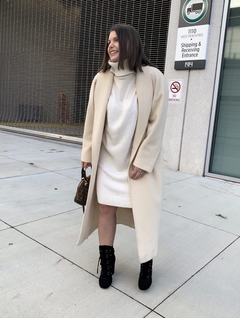 WINTER DRESS OUTFIT: HOW TO STYLE A SWEATER DRESS: http://www.juliamarieb.com/2019/12/24/winter-outfit:-how-to-style-a-sweater-dress/ @julia.marie.b