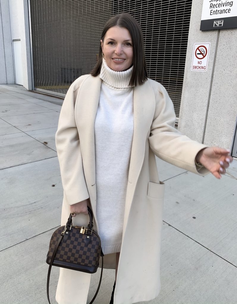 WINTER DRESS OUTFIT: HOW TO STYLE A SWEATER DRESS: http://www.juliamarieb.com/2019/12/24/winter-outfit:-how-to-style-a-sweater-dress/ @julia.marie.b