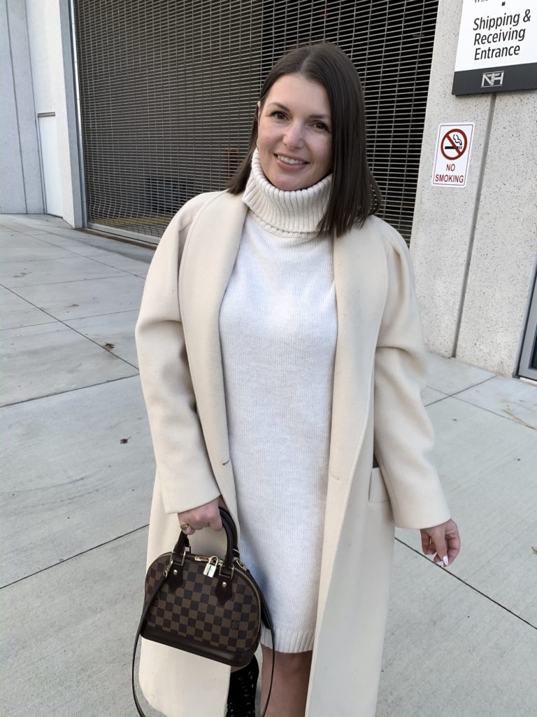 WINTER DRESS OUTFIT: HOW TO STYLE A SWEATER DRESS: http://www.juliamarieb.com/2019/12/24/winter-outfit:-how-to-style-a-sweater-dress/ @julia.marie.b