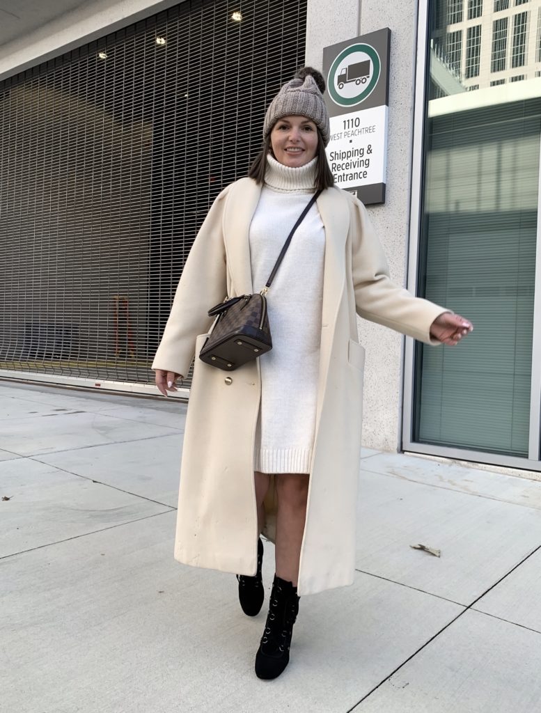 WINTER DRESS OUTFIT: HOW TO STYLE A SWEATER DRESS: http://www.juliamarieb.com/2019/12/24/winter-outfit:-how-to-style-a-sweater-dress/ @julia.marie.b