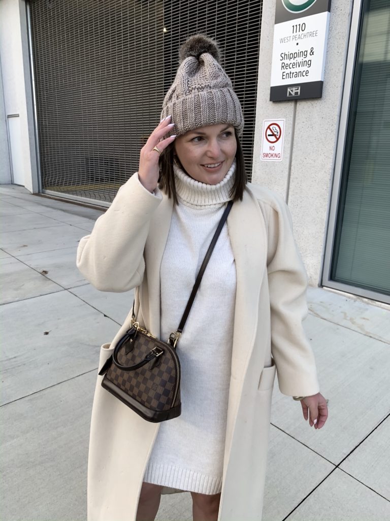 WINTER DRESS OUTFIT: HOW TO STYLE A SWEATER DRESS: http://www.juliamarieb.com/2019/12/24/winter-outfit:-how-to-style-a-sweater-dress/ @julia.marie.b