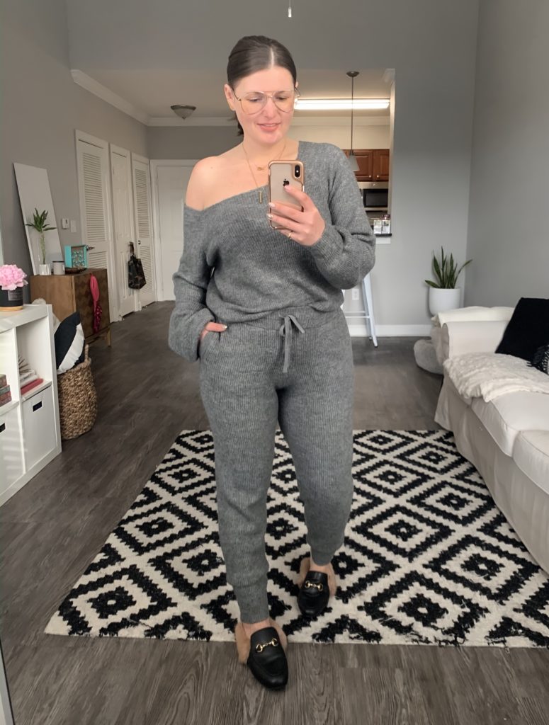 SWEATSUIT OUTFITS FOR FALL WINTER | SEE ALL 6 LOOKS HERE: http://www.juliamarieb.com/2019/12/22/sweatsuit-collection:-f-w-2019/ | @julia.marie.b