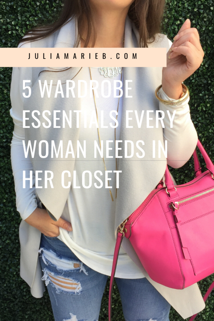 5 WARDROBE ESSENTIALS EVERY WOMAN NEEDS IN HER CLOSET: http://www.juliamarieb.com/2020/01/12/5-wardrobe-essentials-to-invest-in/ | @julia.marie.b