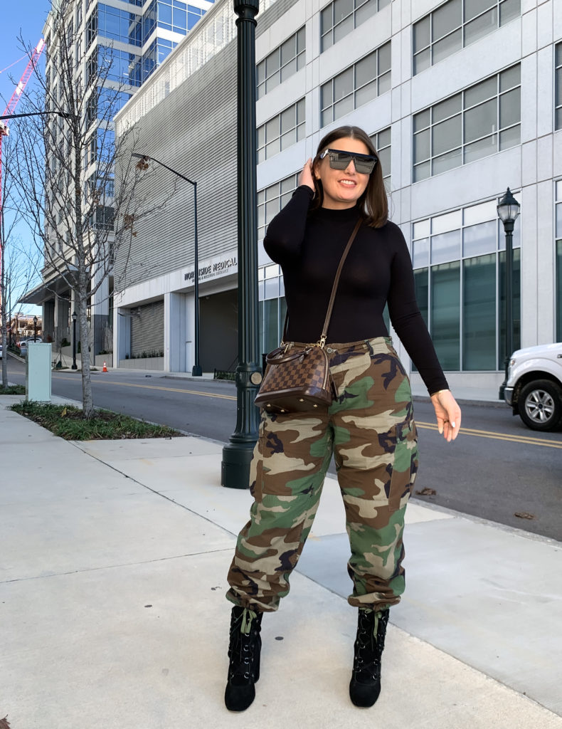 FALL STREET STYLE OUTFIT: THRIFTED MILITARY CAMP PANTS: http://www.juliamarieb.com/2020/01/14/fall-street-style-outfit:-military-camo-pants/    |   @julia.marie.b