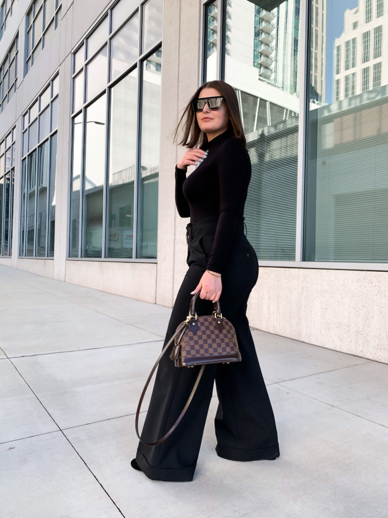 CHIC WORK OUTFIT: HIGH WAIST WIDE LEG PANTS: http://www.juliamarieb.com/2020/01/28/chic-workwear:-high-waist-wide-leg-trousers/ | @julia.marie.b